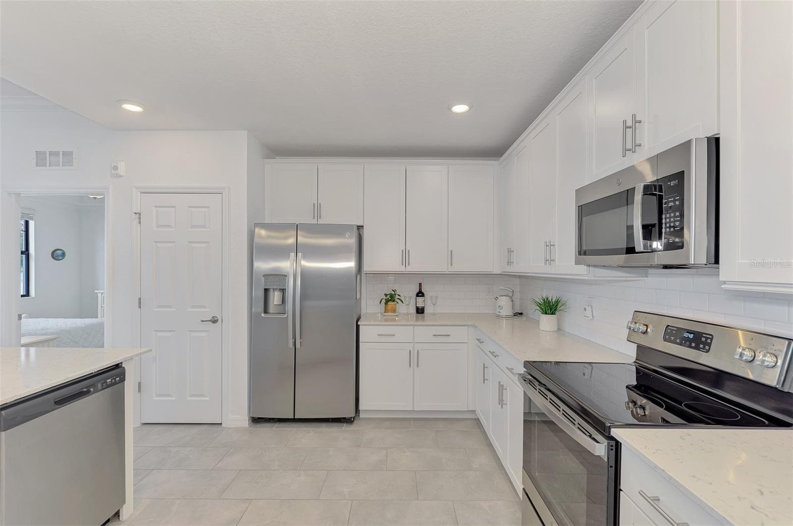 Kitchen - 10205 STAGGERBUSH DRIVE #102, VENICE