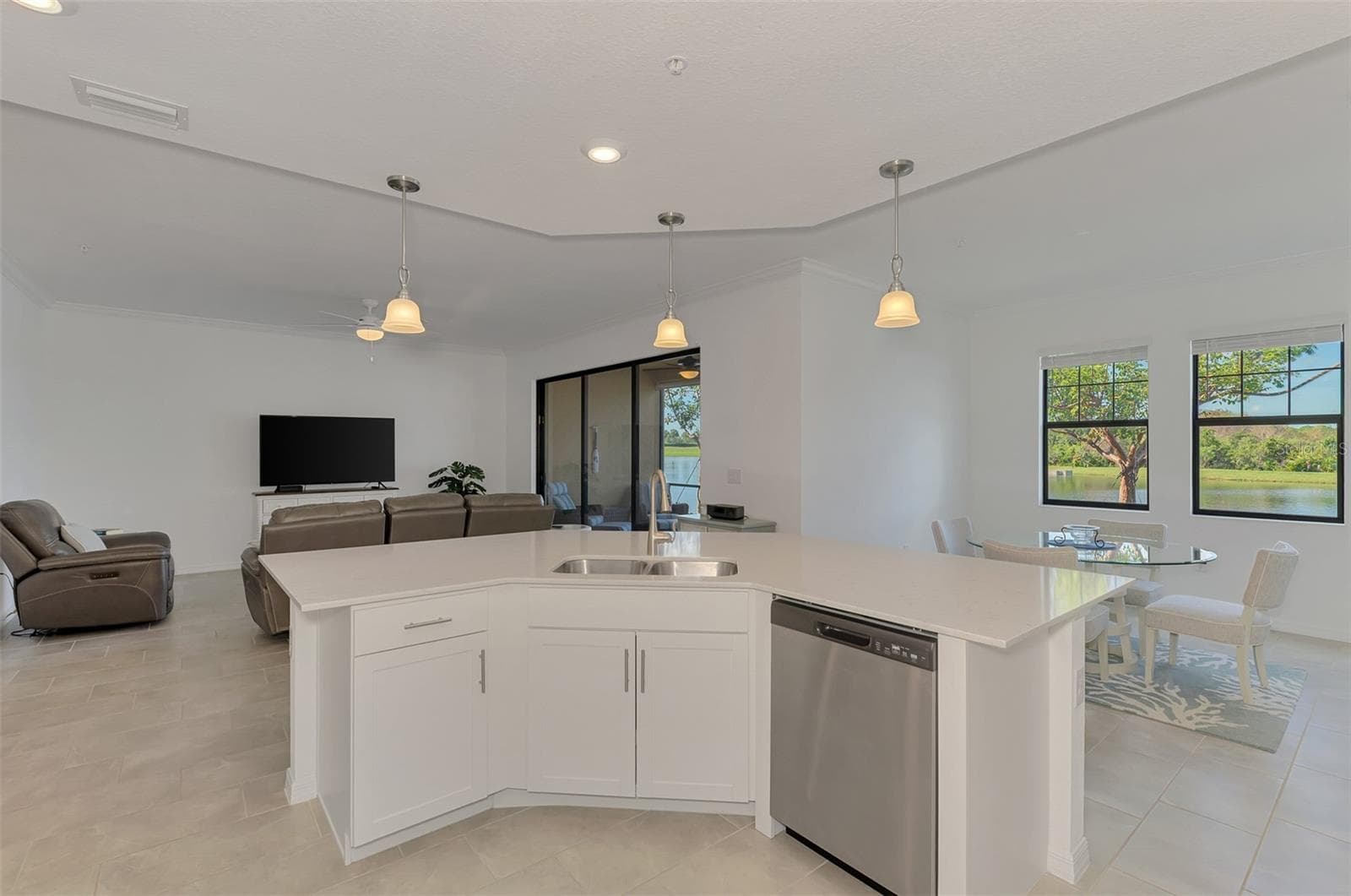Kitchen island - 10205 STAGGERBUSH DRIVE #102, VENICE