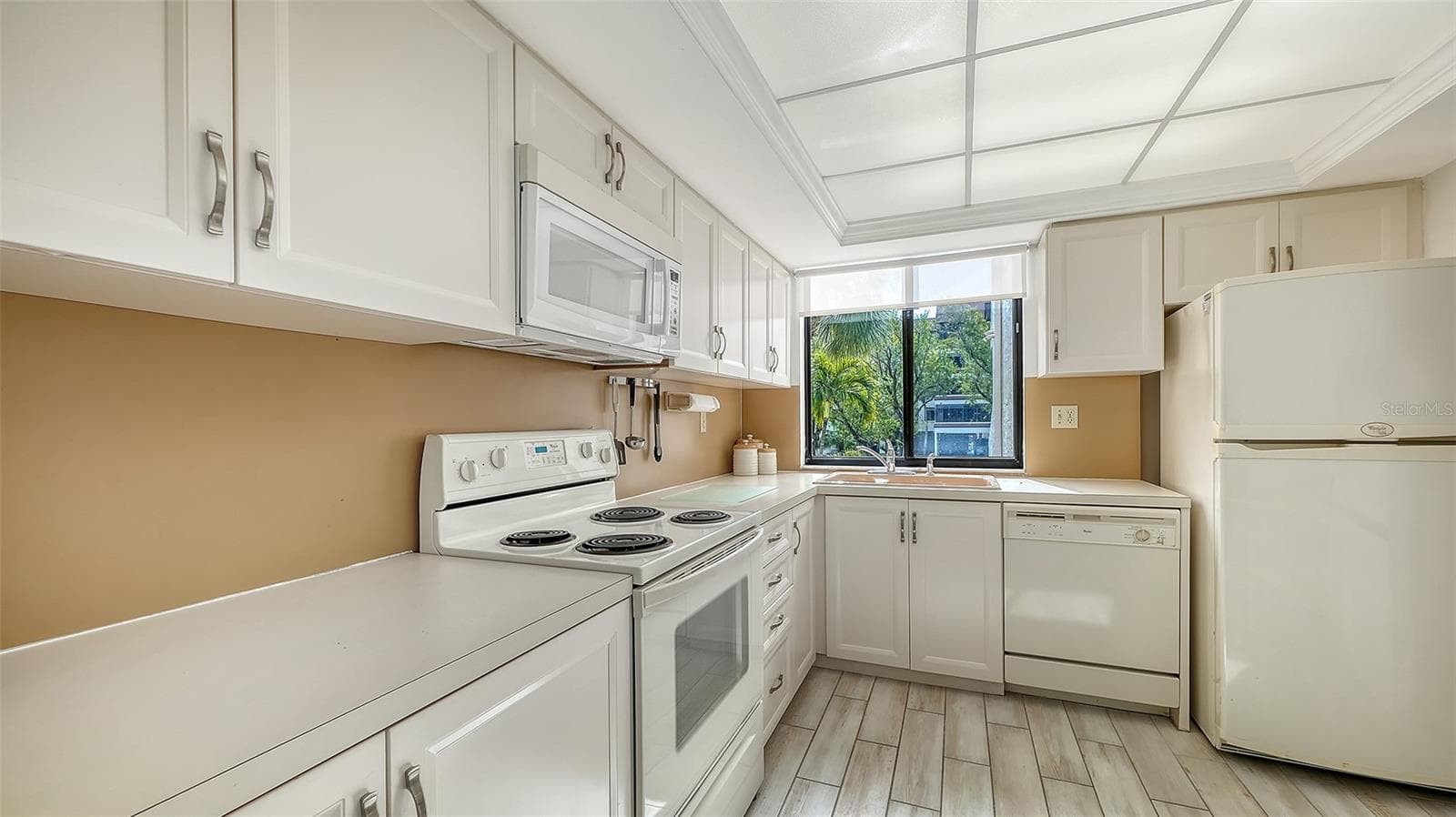 Condominium at 6287 MIDNIGHT PASS RD #103, SARASOTA, photo 15 of 36