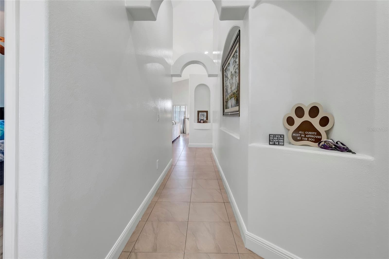 Hallway to living room - 4877 GRASSY KNOLL DR, TAVARES