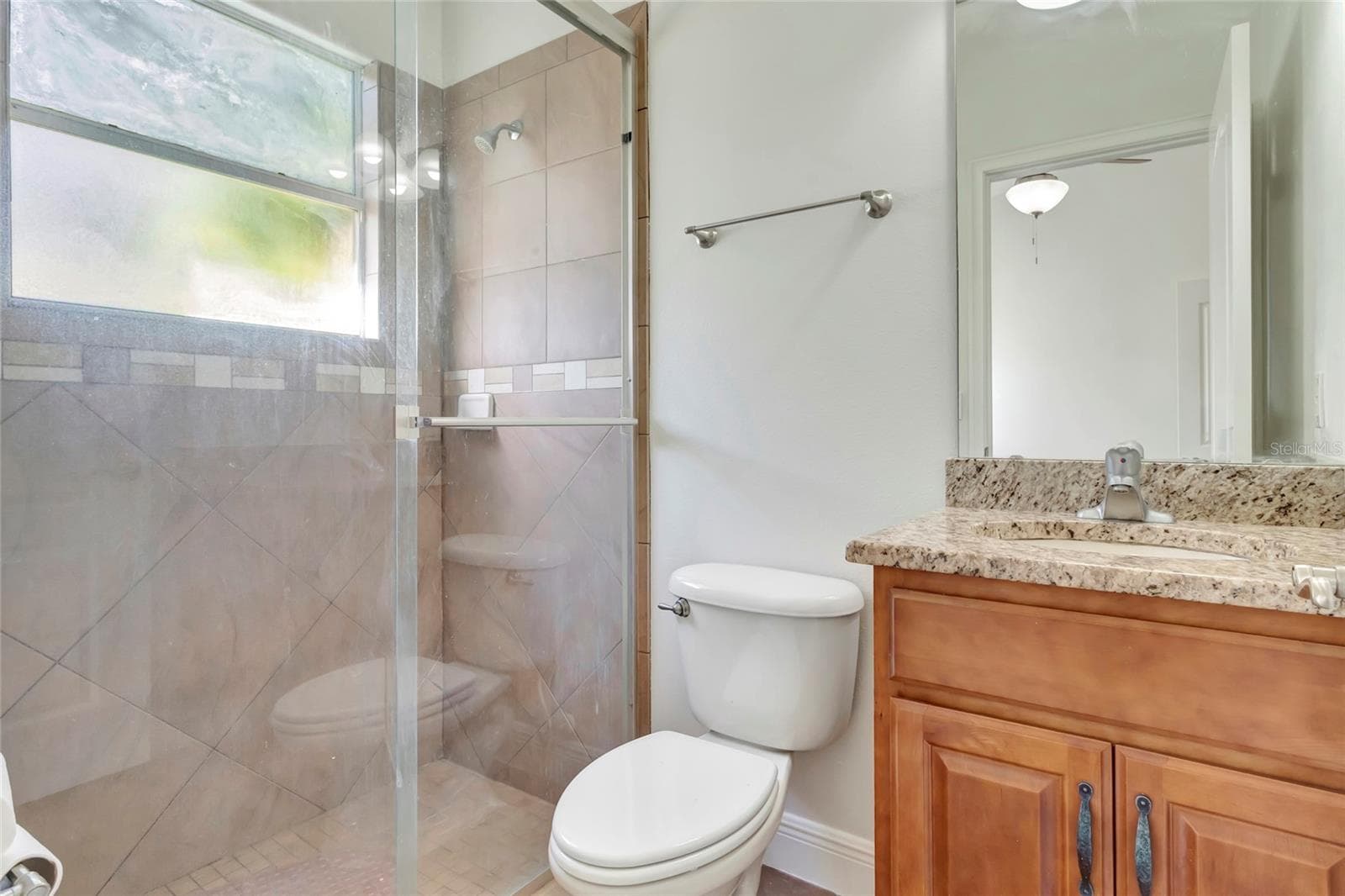 Secondary Bathroom has its own private bathroom - 4877 GRASSY KNOLL DR, TAVARES