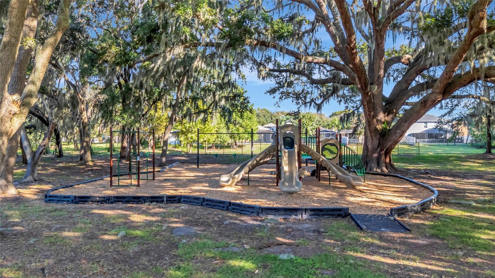 Community playground - 4877 GRASSY KNOLL DR, TAVARES