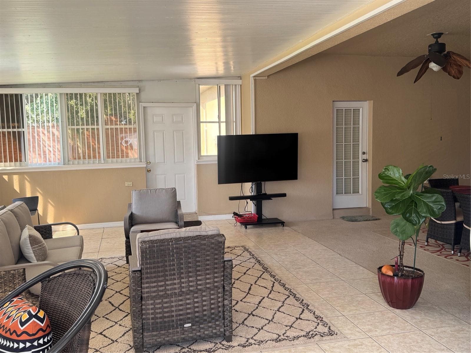 Single Family Residence at 108 DOE RUN DR, WINTER GARDEN, photo 7 of 34