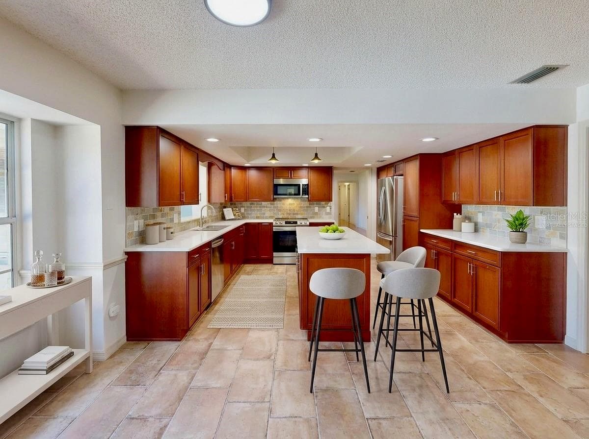 Virtually Staged - 9601 AMBLESIDE DR, WINDERMERE