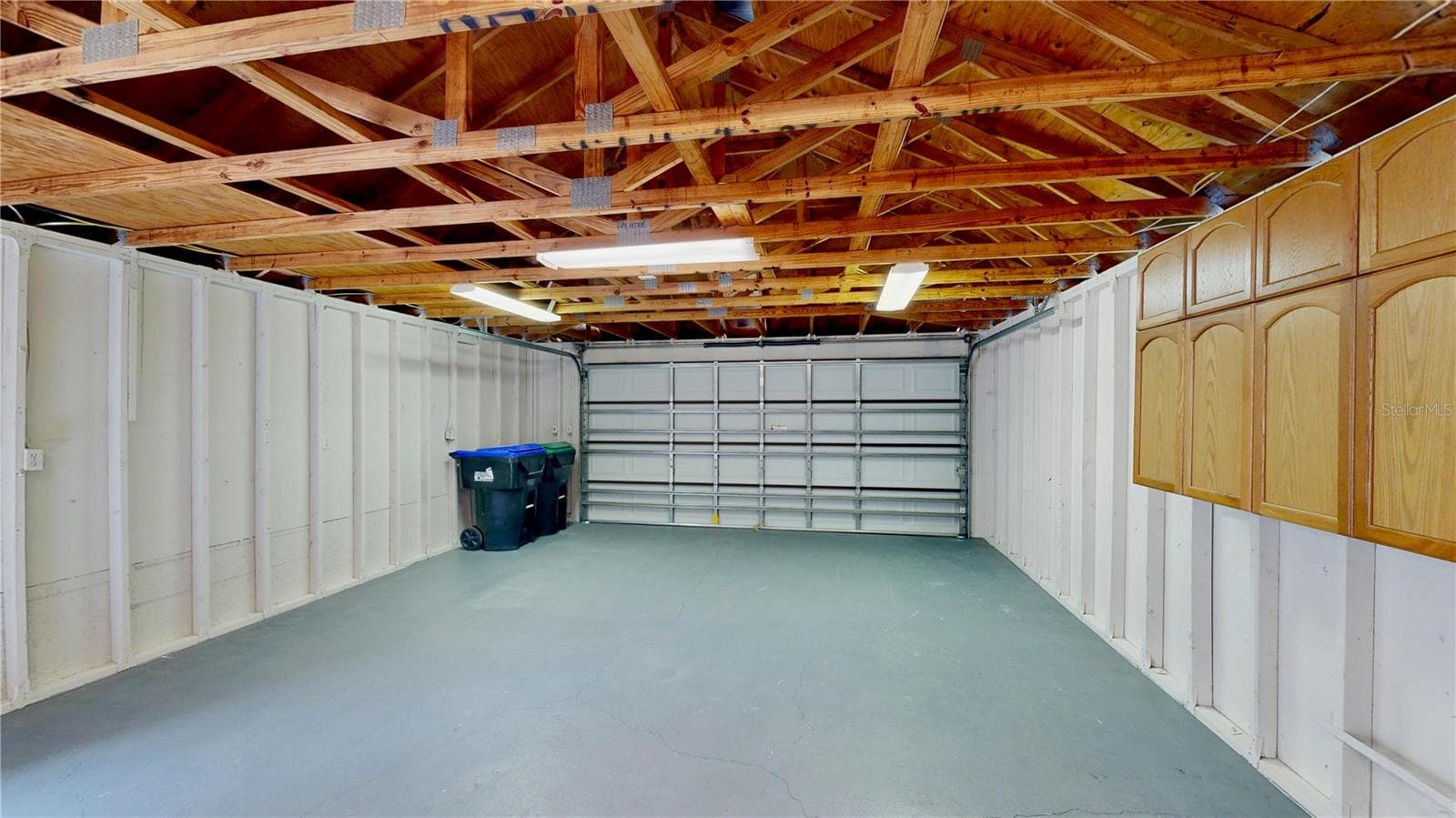 Garage 2 of 2 - 9601 AMBLESIDE DR, WINDERMERE