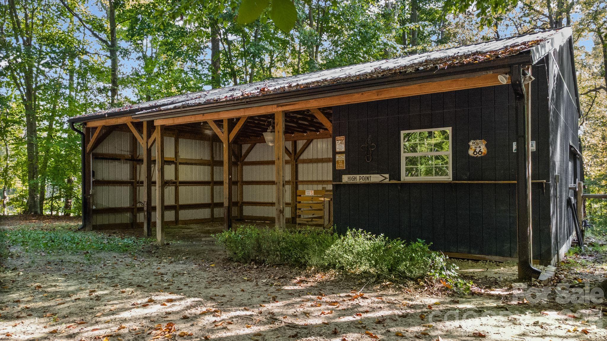 Single Family Residence at 270 Sweet Autumn Lane, Lexington, photo 4 of 45