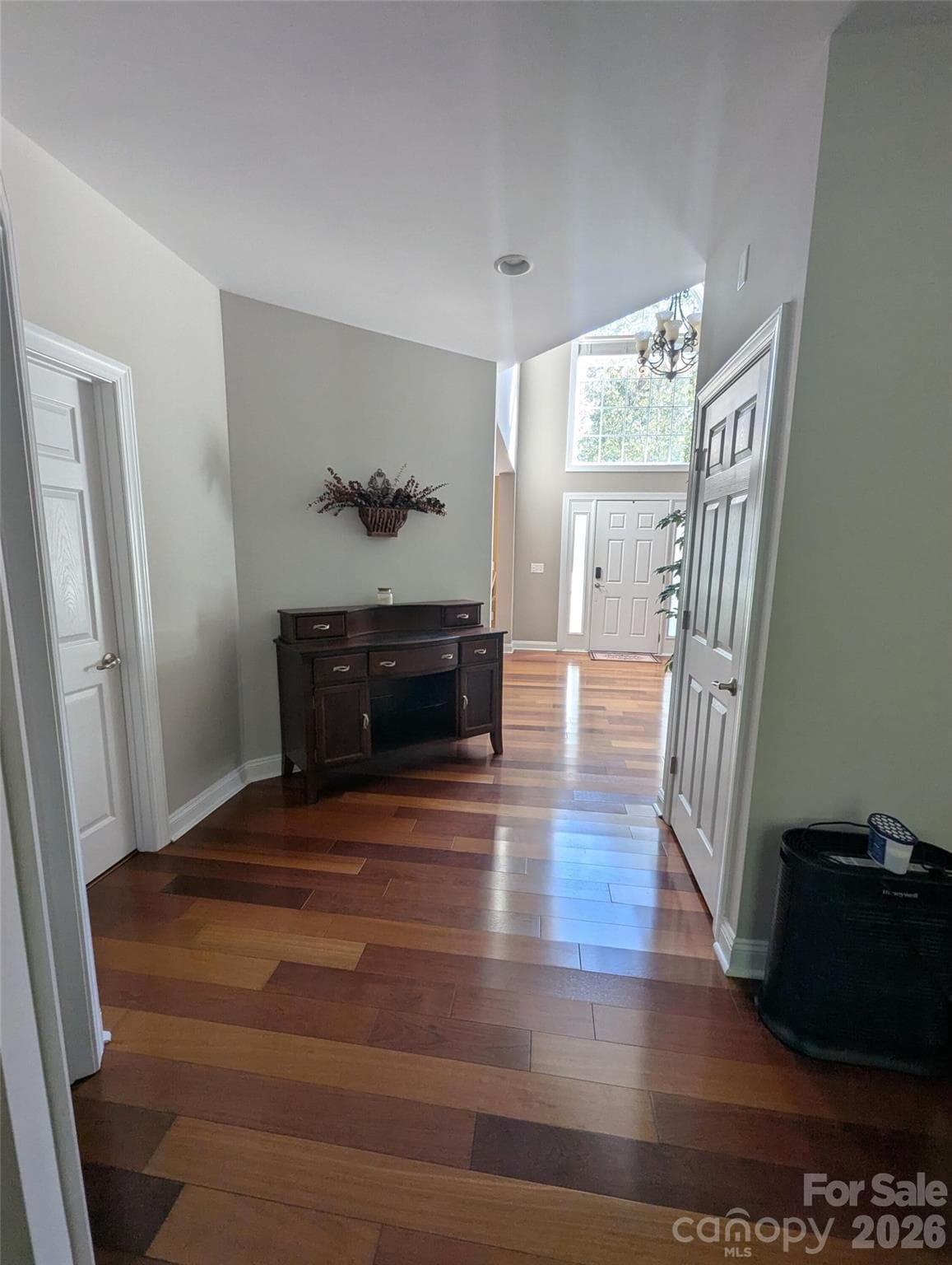 Single Family Residence at 2221 Creek View Court, Fort Mill, photo 5 of 35