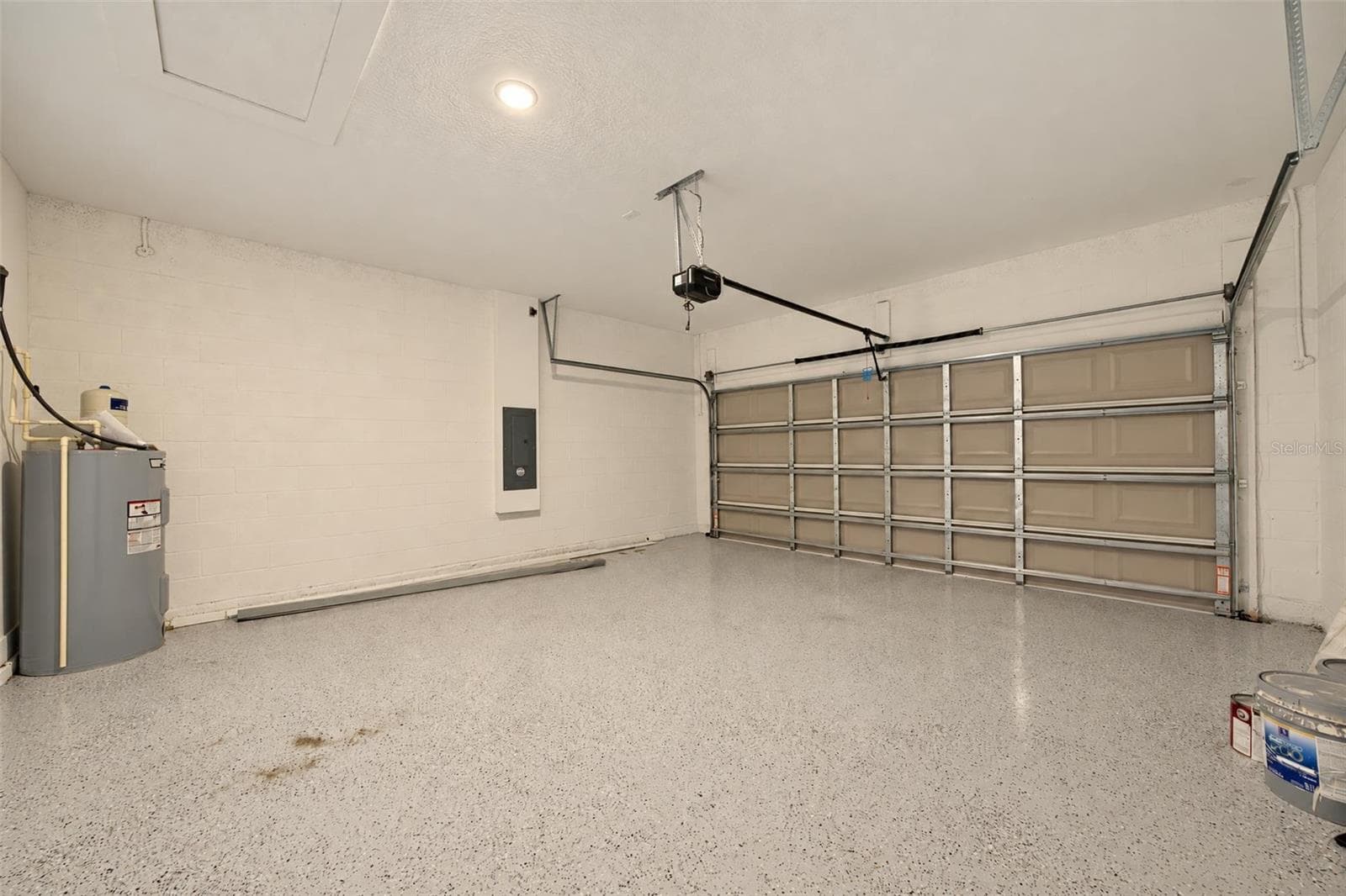 Garage - 9107 OVIEDO ST, SEBRING