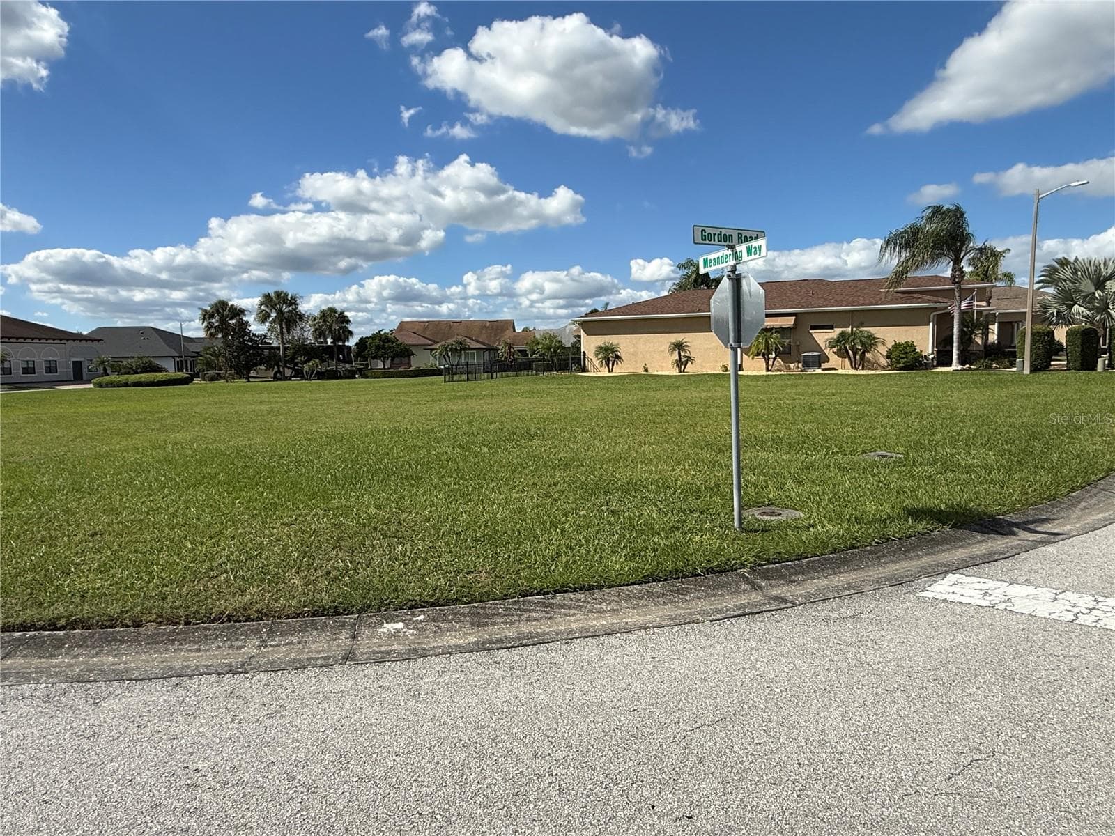 555 MEANDERING WAY