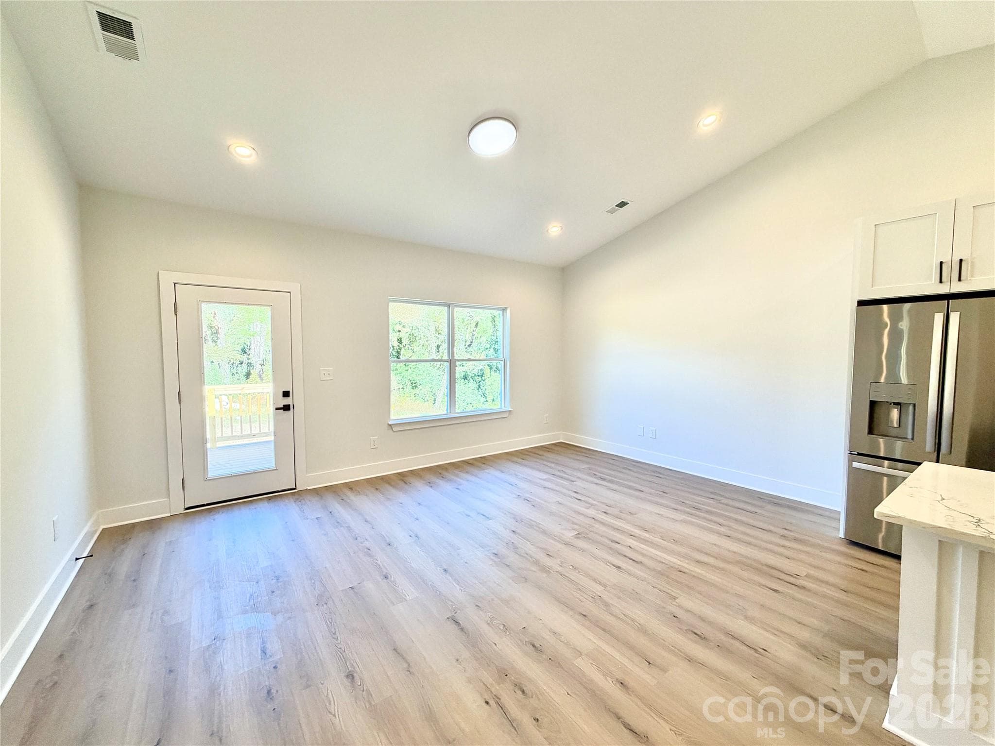 Single Family Residence at 610 E Robinson Street, Dallas, photo 10 of 20