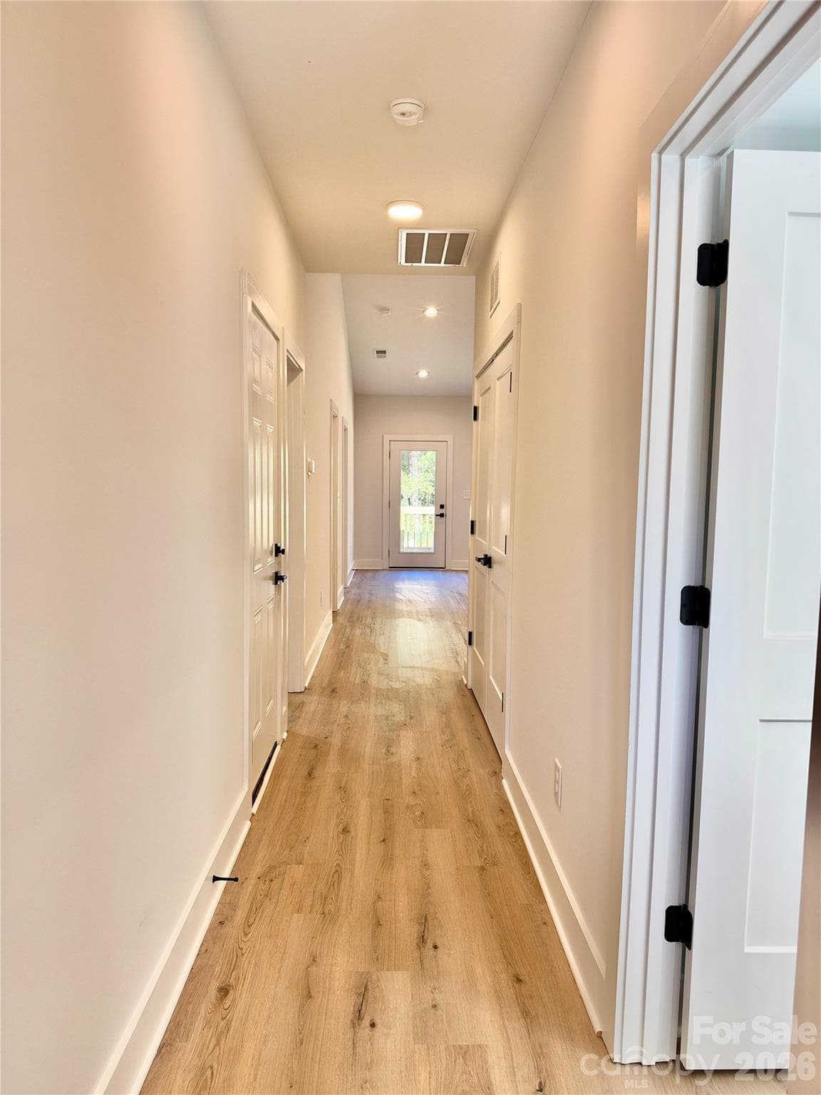 Single Family Residence at 610 E Robinson Street, Dallas, photo 11 of 20