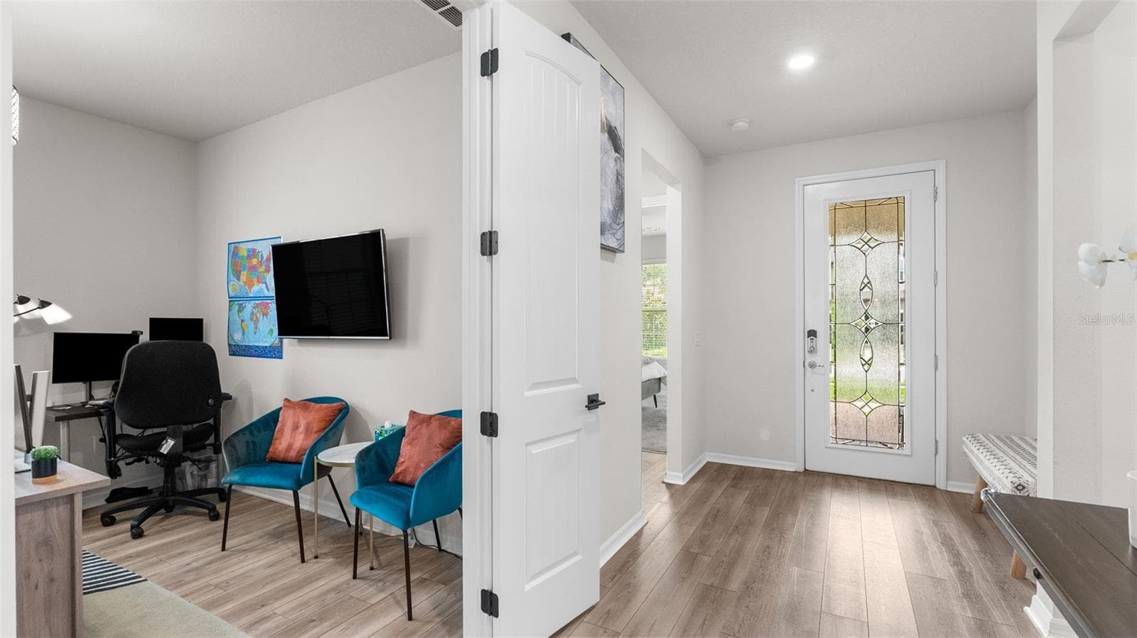 Foyer Leading To Office - 19234 MOSSY PINE DR, TAMPA