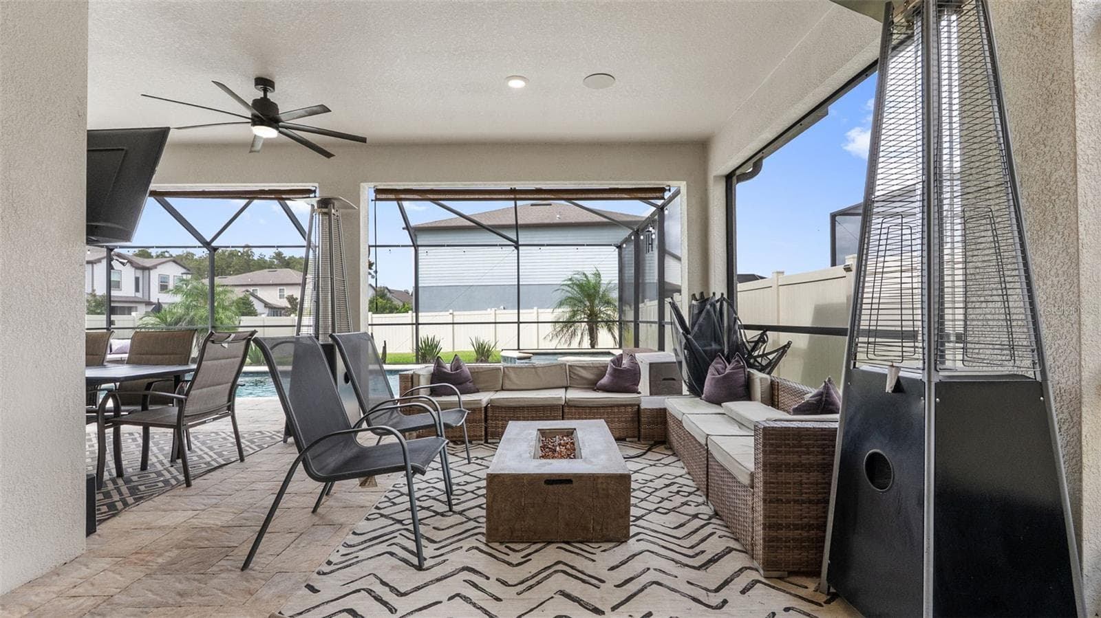 Lanai: Covered Seating Area - 19234 MOSSY PINE DR, TAMPA