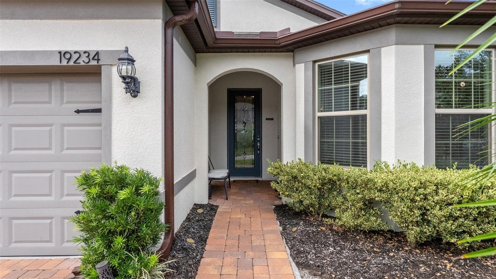 Exterior Front Porch - 19234 MOSSY PINE DR, TAMPA