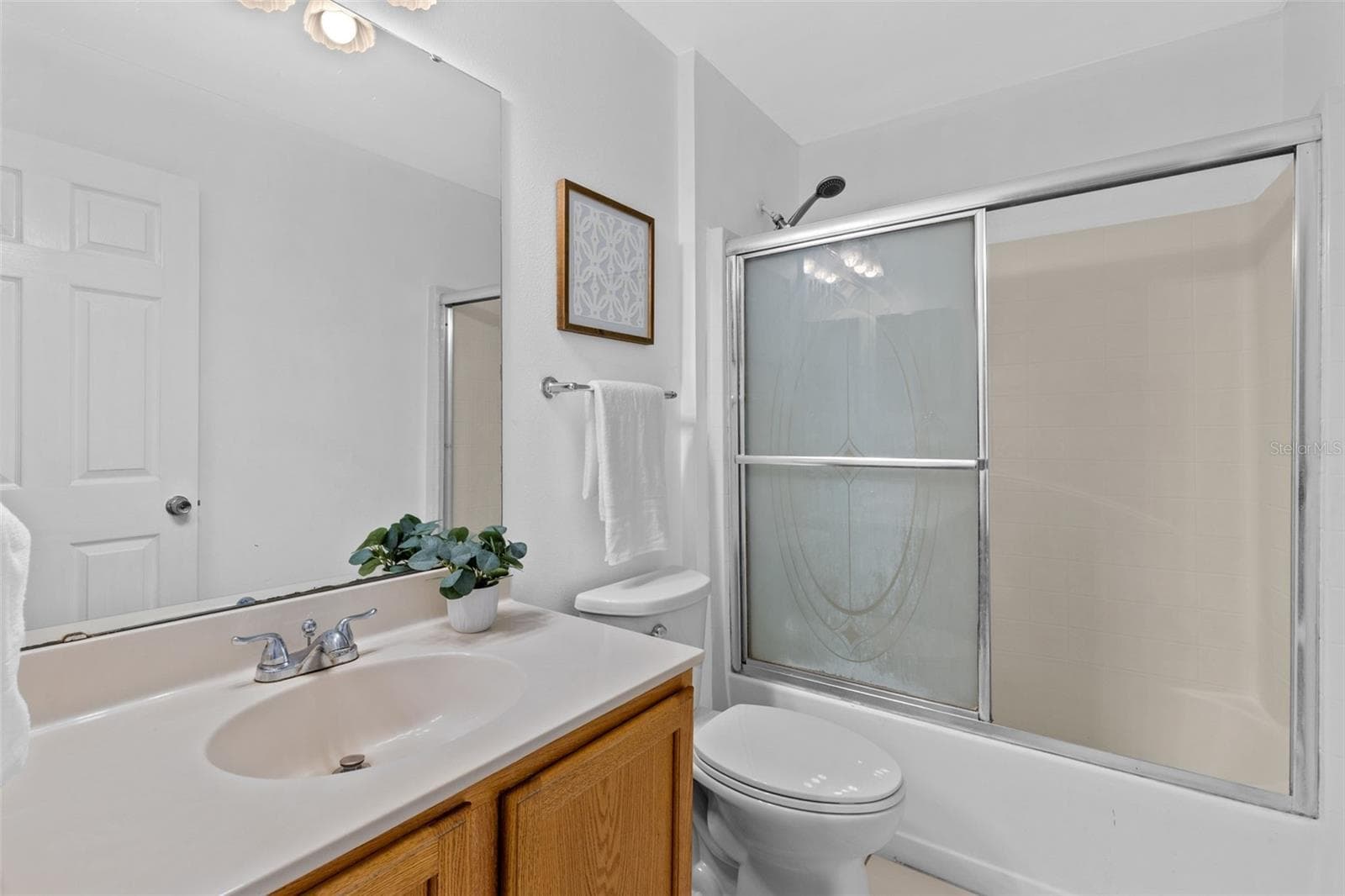 Upstairs Full Bath - 1316 HONEY RD, APOPKA