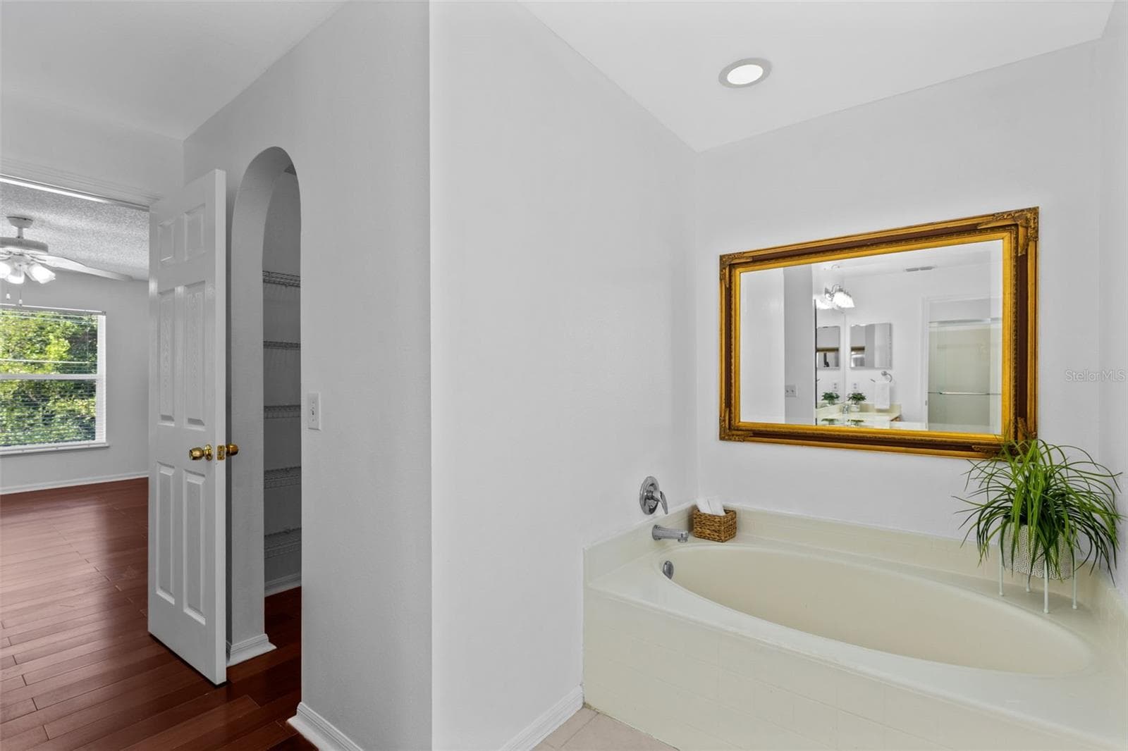Double Walk In Closets in Primary - 1316 HONEY RD, APOPKA