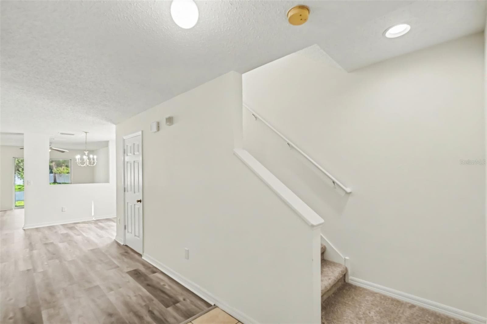 Townhouse at 8419 EDGEWATER PLACE BLVD, TAMPA, photo 5 of 33