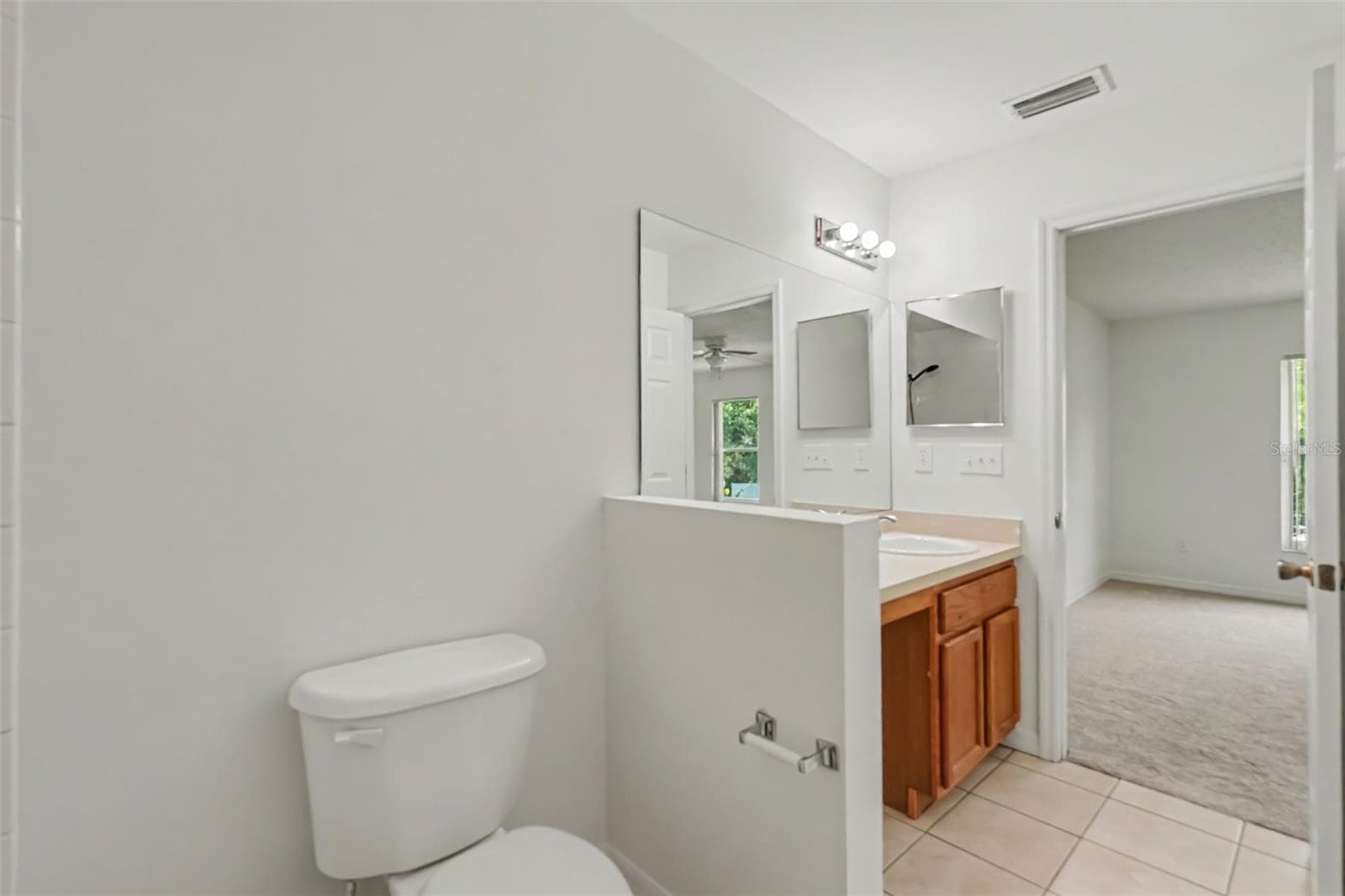 Townhouse at 8419 EDGEWATER PLACE BLVD, TAMPA, photo 24 of 33