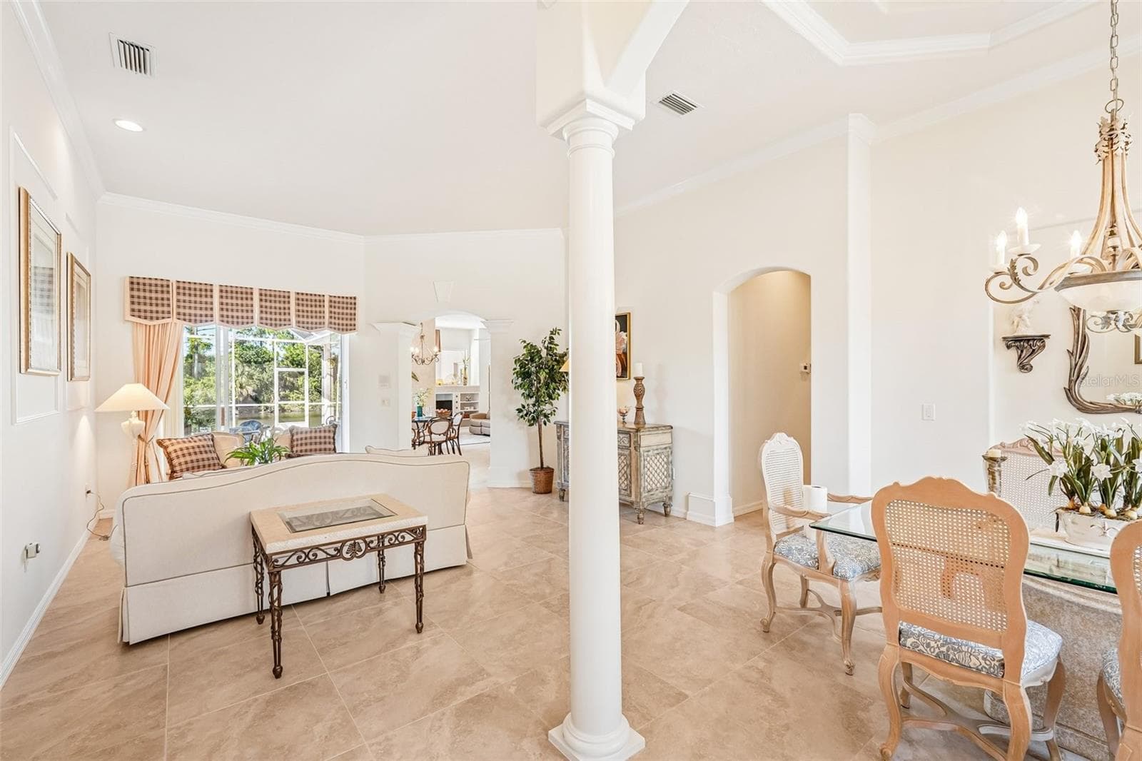Single Family Residence at 618 WILD PINE WAY, VENICE, photo 11 of 91