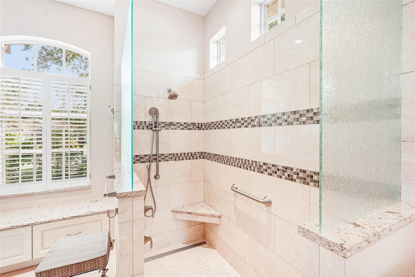 Lovely walk-in shower - 618 WILD PINE WAY, VENICE