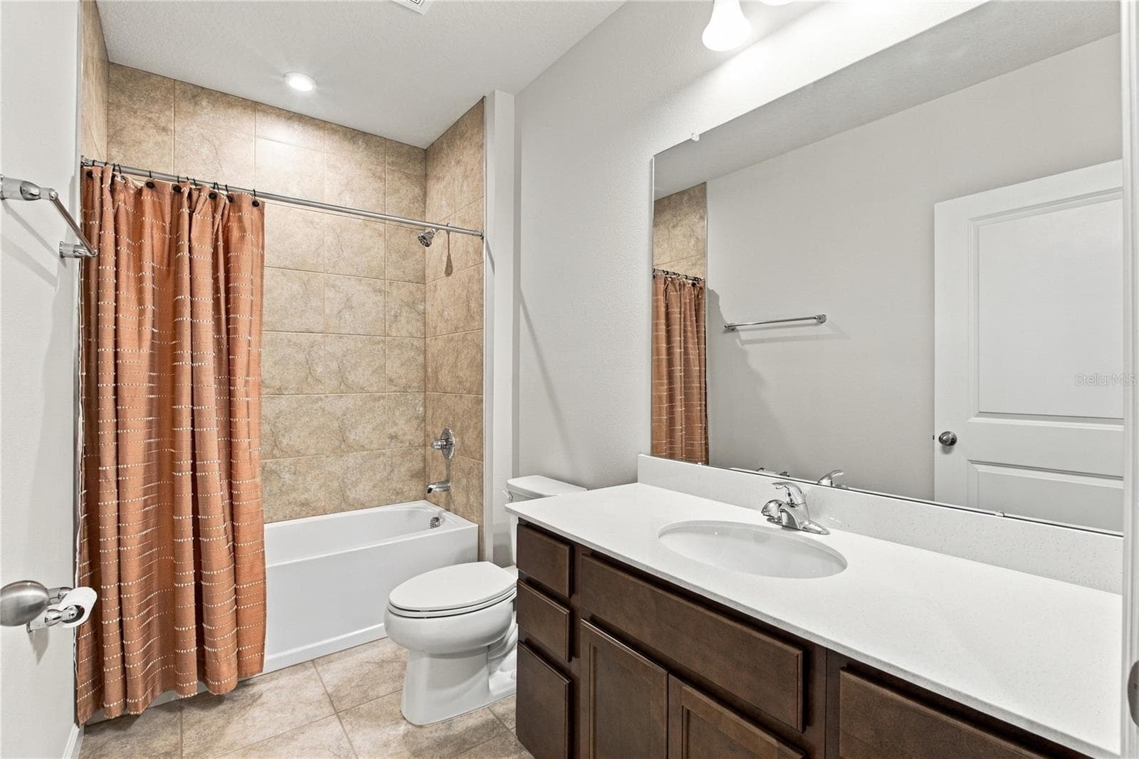 2nd Bath View - 17973 DAIRY FARM CT, LAND O LAKES