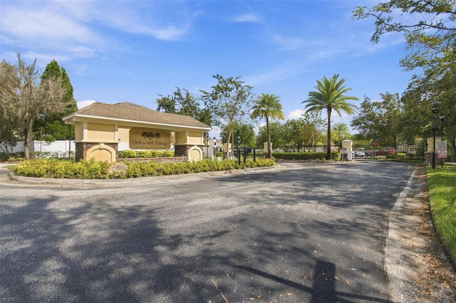Townhouse at 8524 GABLEBEND WAY, TAMPA, photo 11 of 52