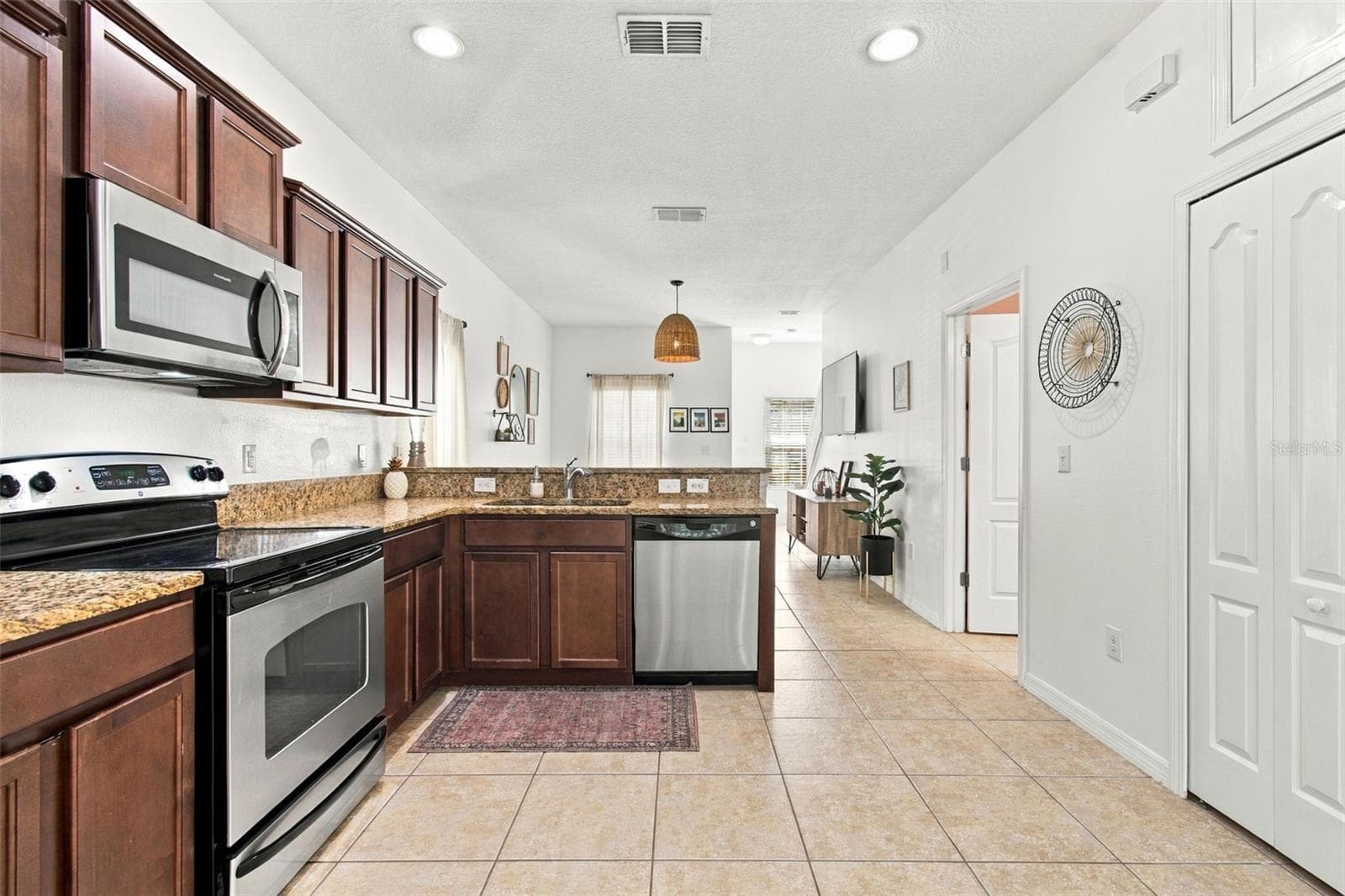 Townhouse at 8524 GABLEBEND WAY, TAMPA, photo 22 of 52
