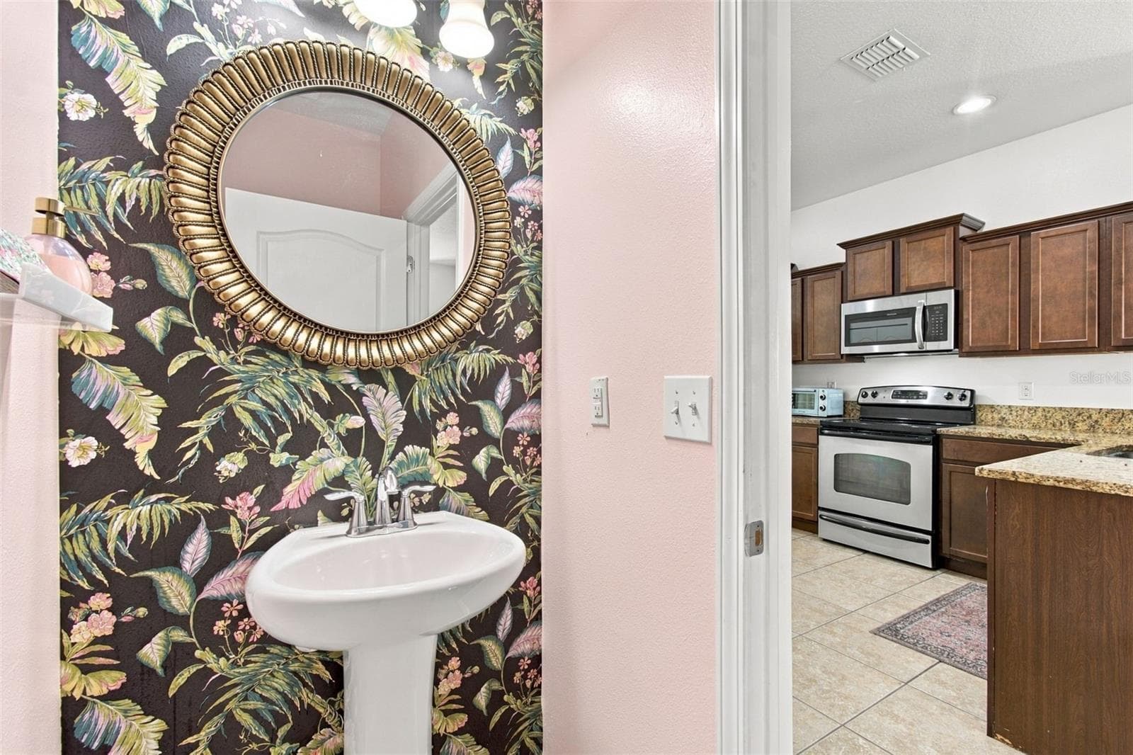 Townhouse at 8524 GABLEBEND WAY, TAMPA, photo 25 of 52