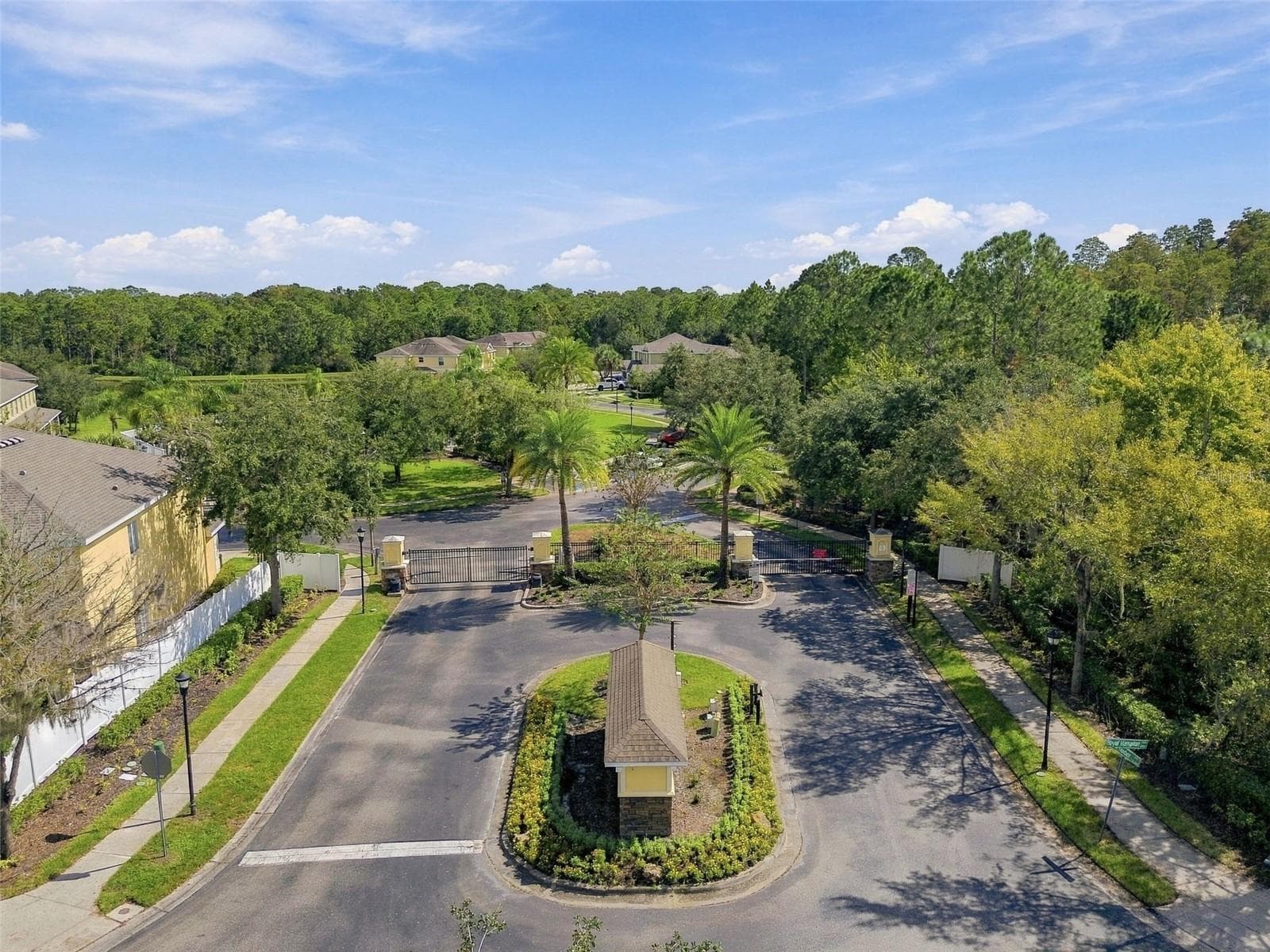 Townhouse at 8524 GABLEBEND WAY, TAMPA, photo 48 of 52