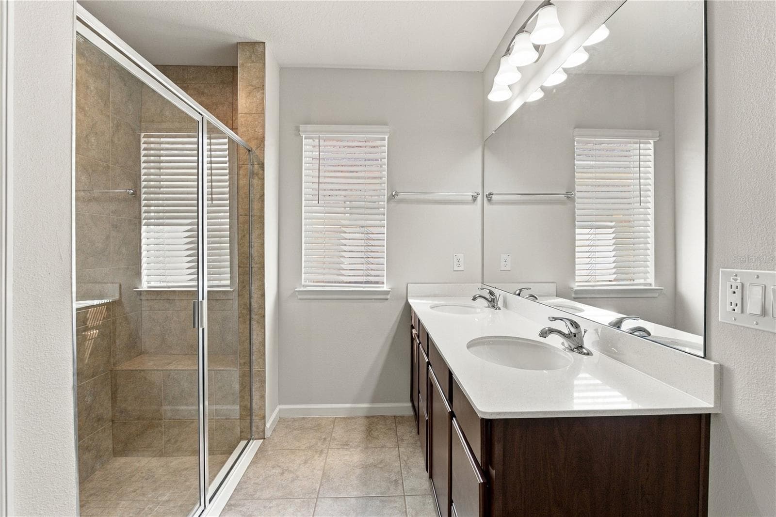 Primary Bathroom from Linen Closet View - 17973 DAIRY FARM CT, LAND O LAKES