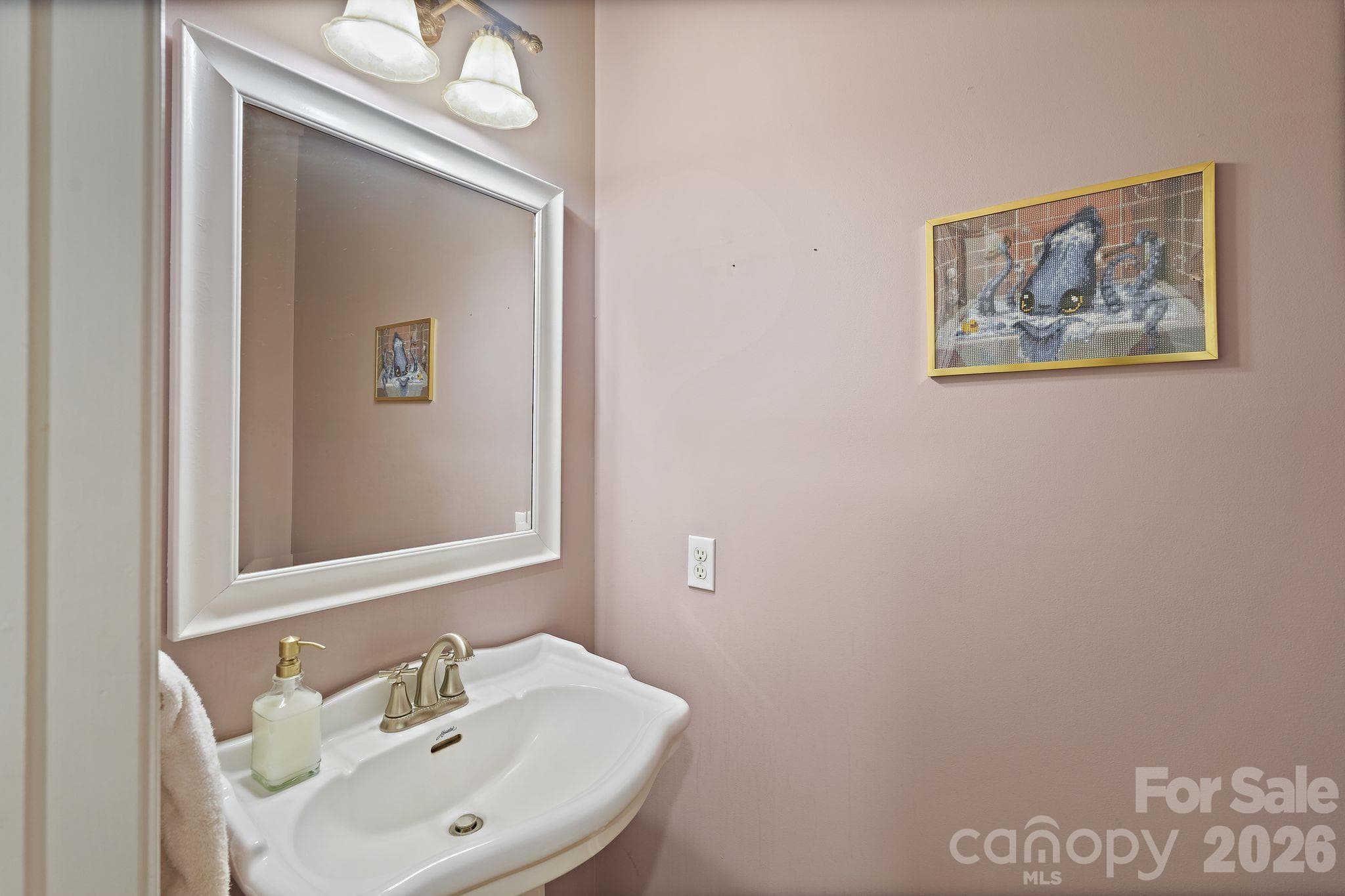 Main level half bathroom - 1491 Woodbend Court, Stanley