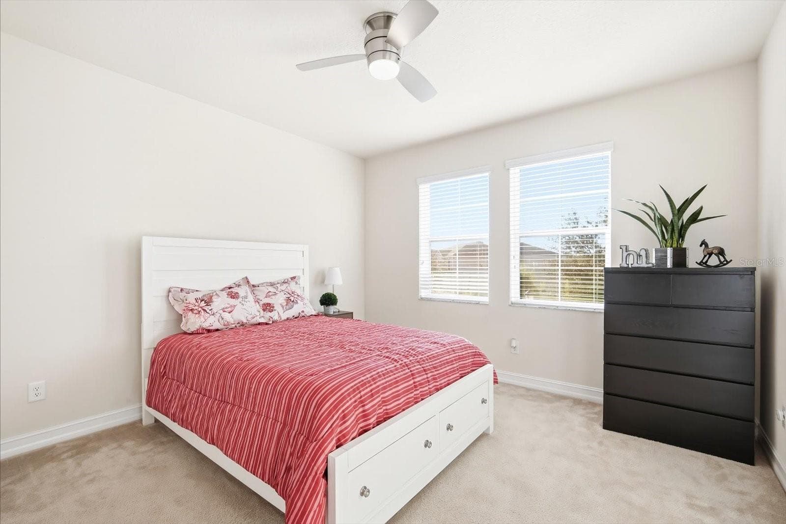 Upstairs: Bedroom 2 - 13821 FAIRWAY BUNKER DR, TAMPA