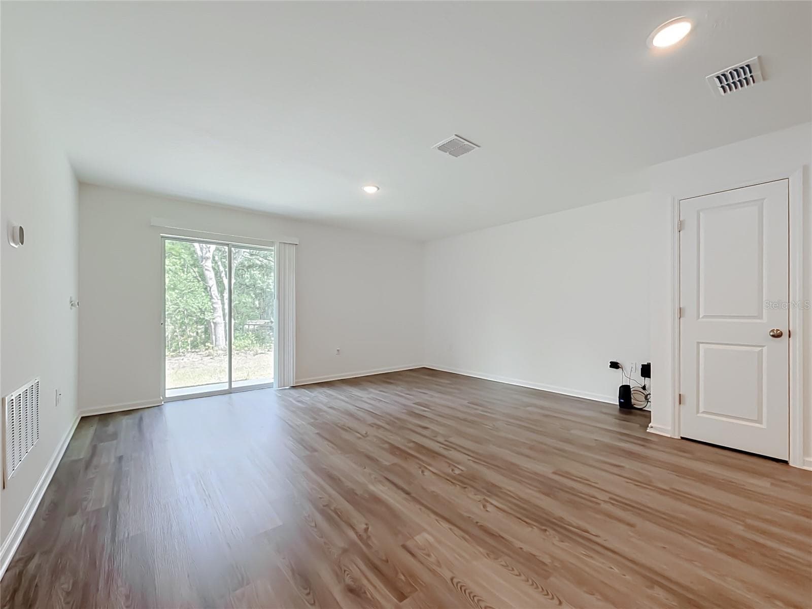 Single Family Residence at 50 BAY RD, OCKLAWAHA, photo 8 of 47