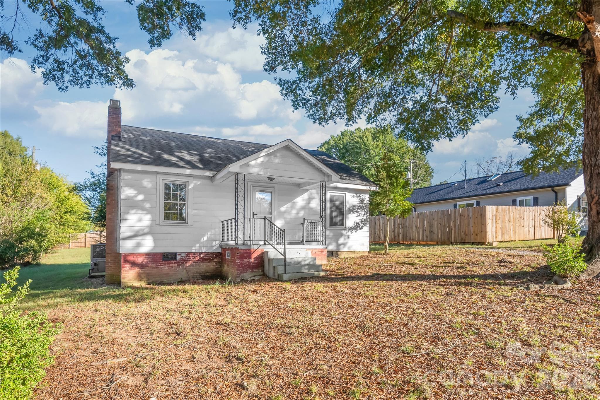 Single Family Residence at 1609 Russell Courtney Road, Monroe, photo 3 of 18