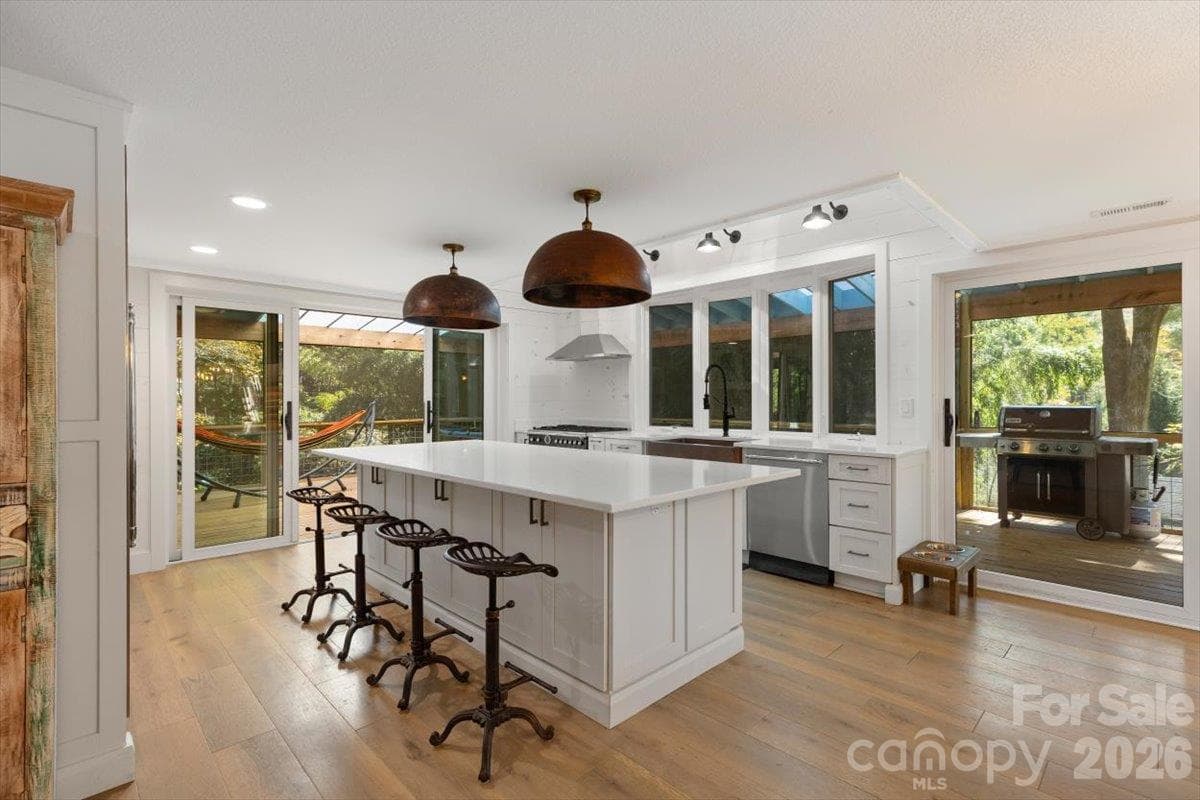 Single Family Residence at 85 Hillcrest Drive, Highlands, photo 10 of 77