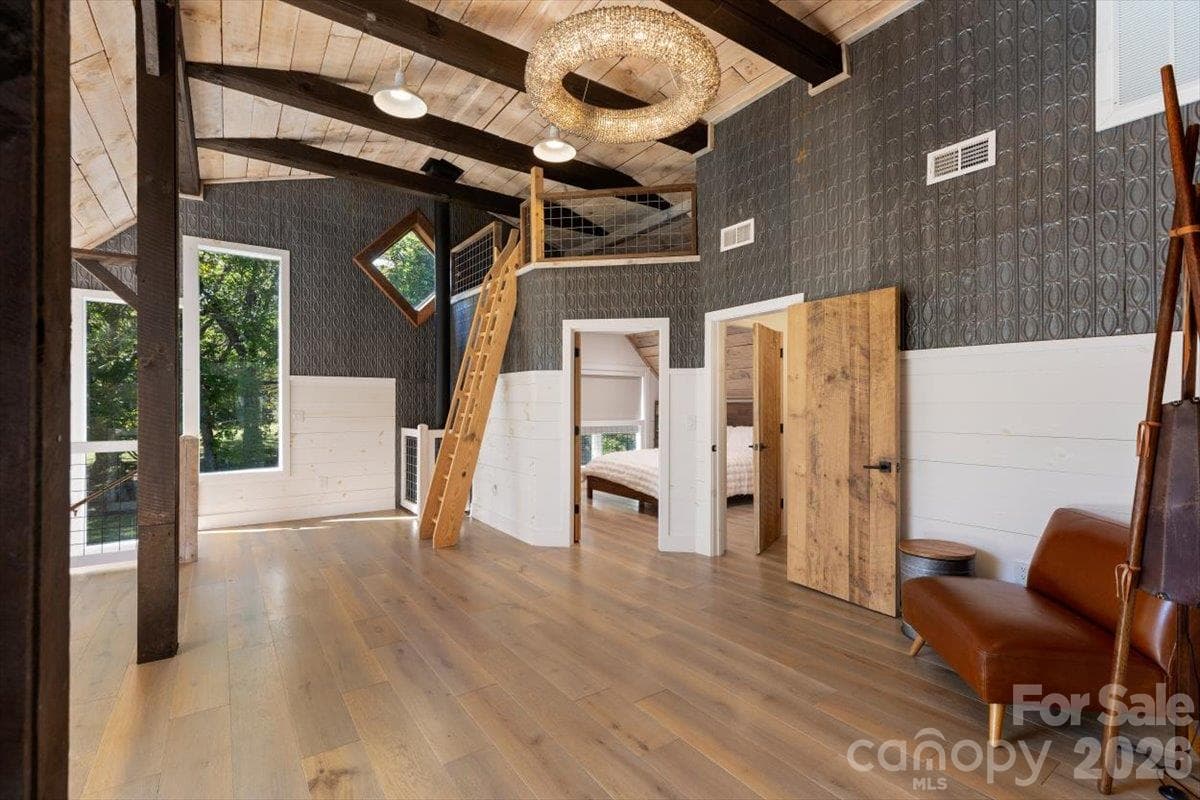 Entrance to Upper Level Guest Room - 85 Hillcrest Drive, Highlands