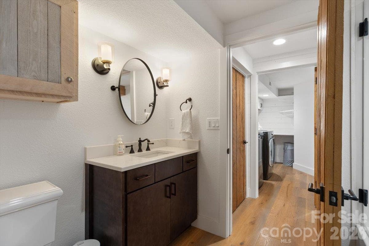 Guest Room Bath on Main - 85 Hillcrest Drive, Highlands