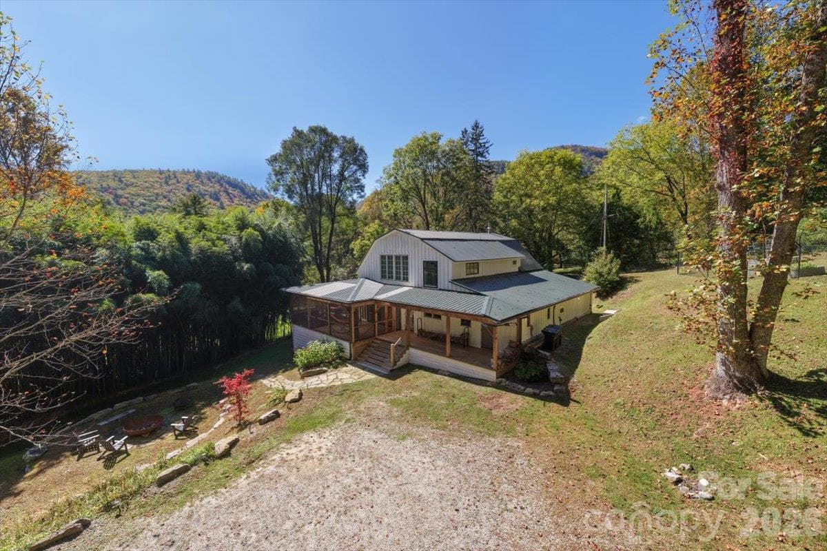 Parking - 85 Hillcrest Drive, Highlands