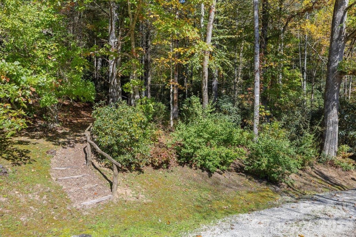 Creekside Trail Entrance - 85 Hillcrest Drive, Highlands