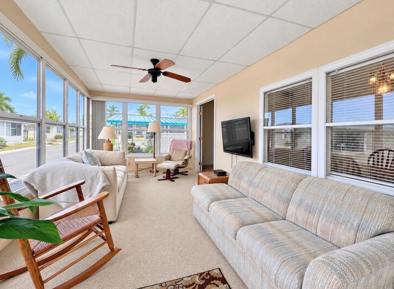 Front Florida room - 1100 BELCHER RD S #663, LARGO