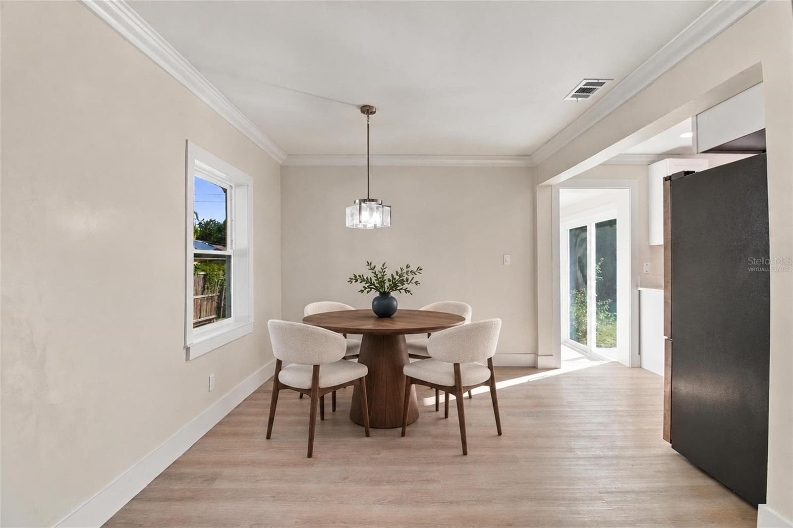 Virtually Staged - 4540 EMERSON AVE S, ST PETERSBURG