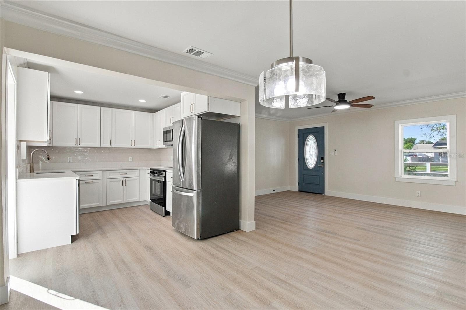 Single Family Residence at 4540 EMERSON AVE S, ST PETERSBURG, photo 8 of 34