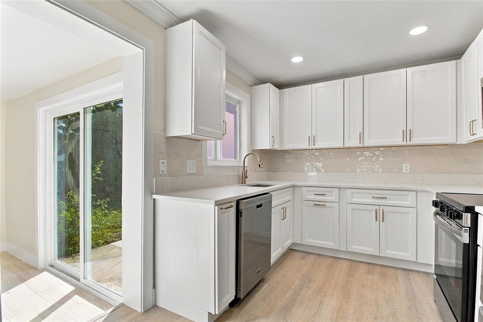 Single Family Residence at 4540 EMERSON AVE S, ST PETERSBURG, photo 10 of 34