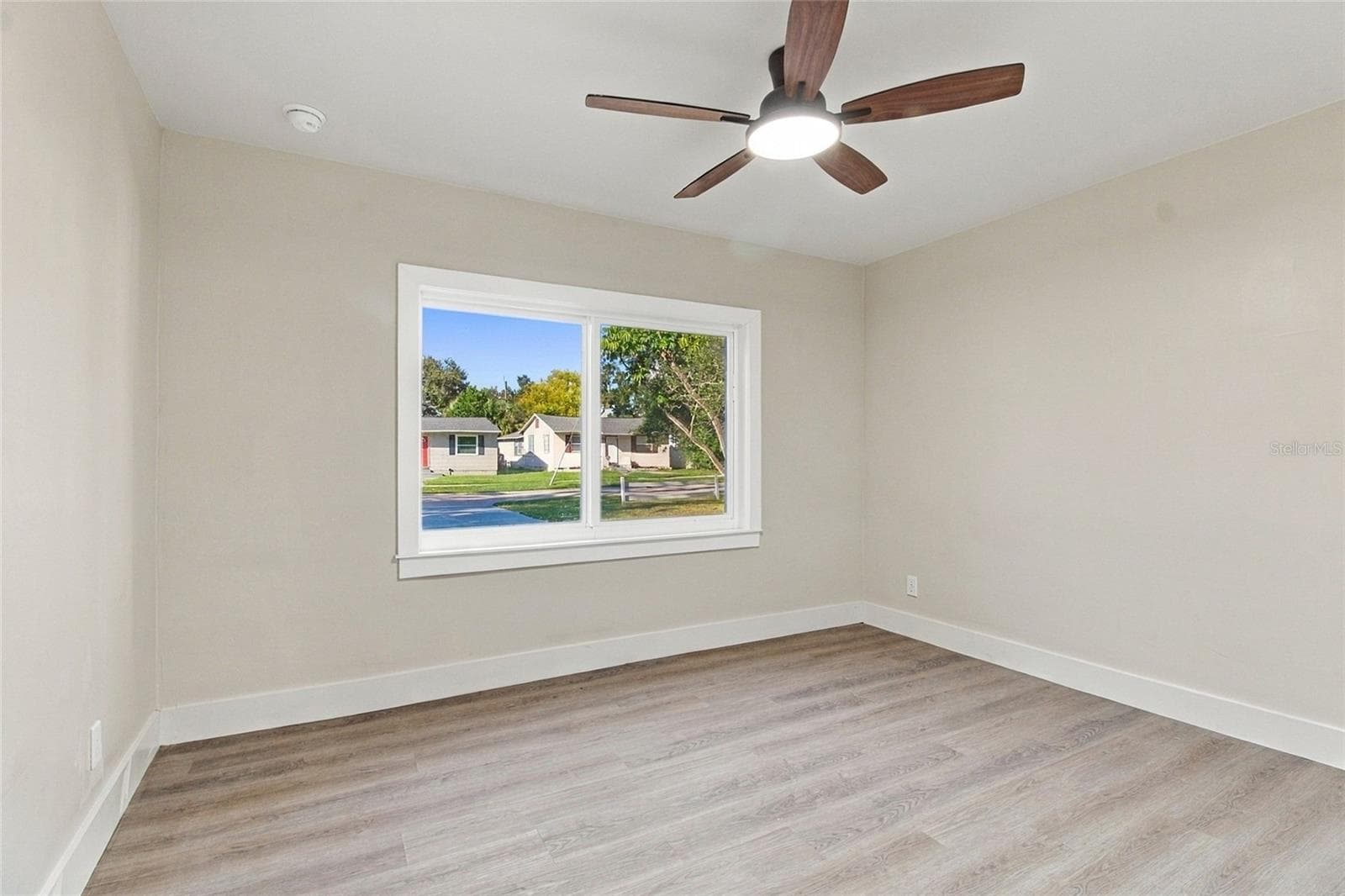 Single Family Residence at 4540 EMERSON AVE S, ST PETERSBURG, photo 18 of 34