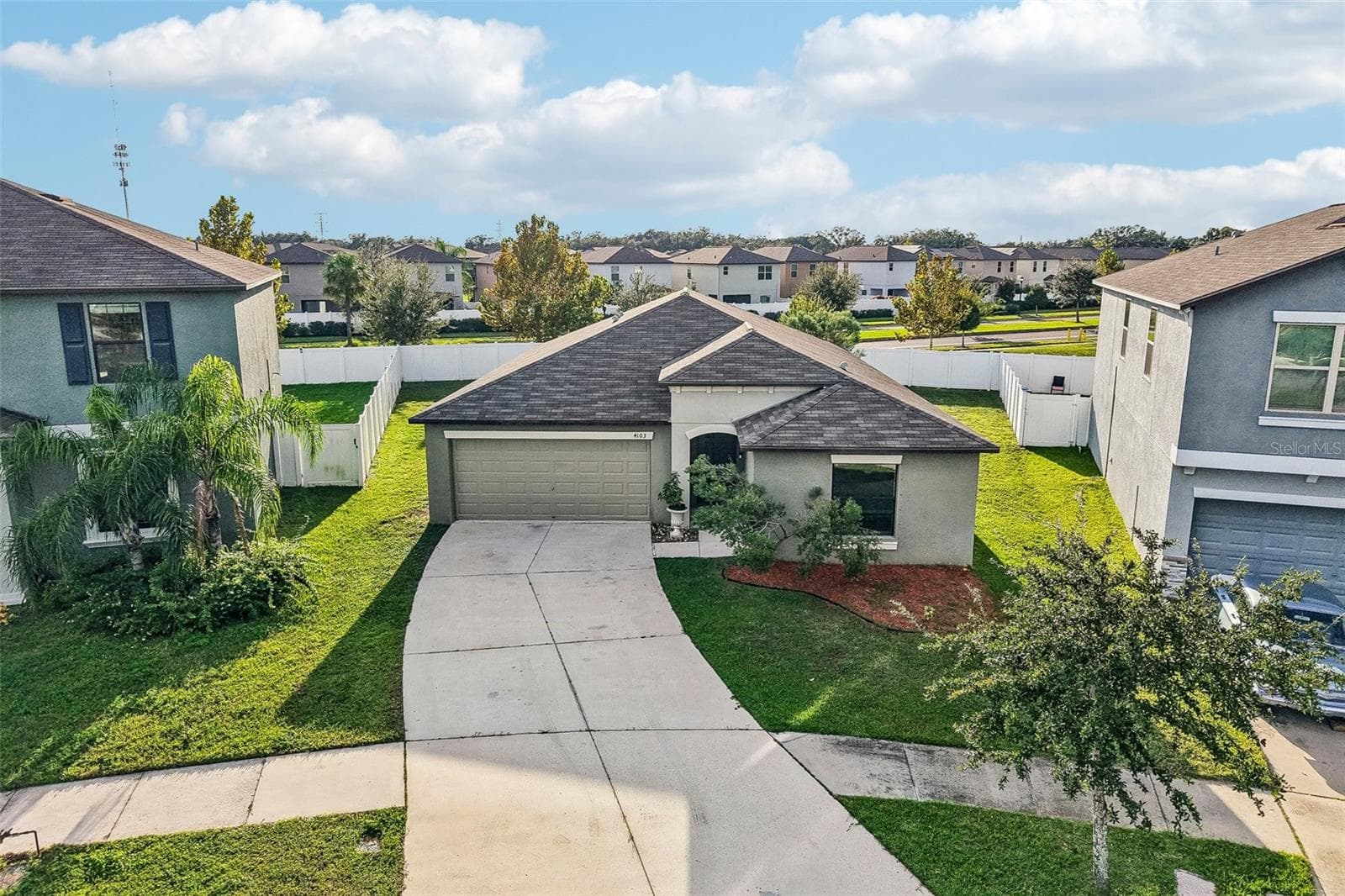 Single Family Residence at 4103 GLOBE THISTLE DR, TAMPA, photo 2 of 42