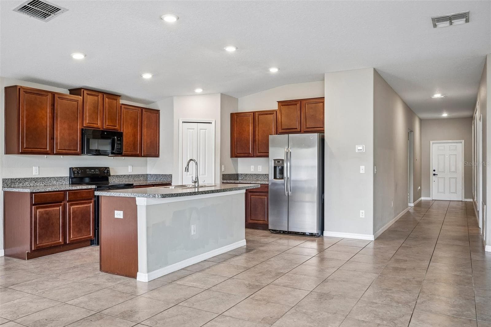 Single Family Residence at 4103 GLOBE THISTLE DR, TAMPA, photo 5 of 42