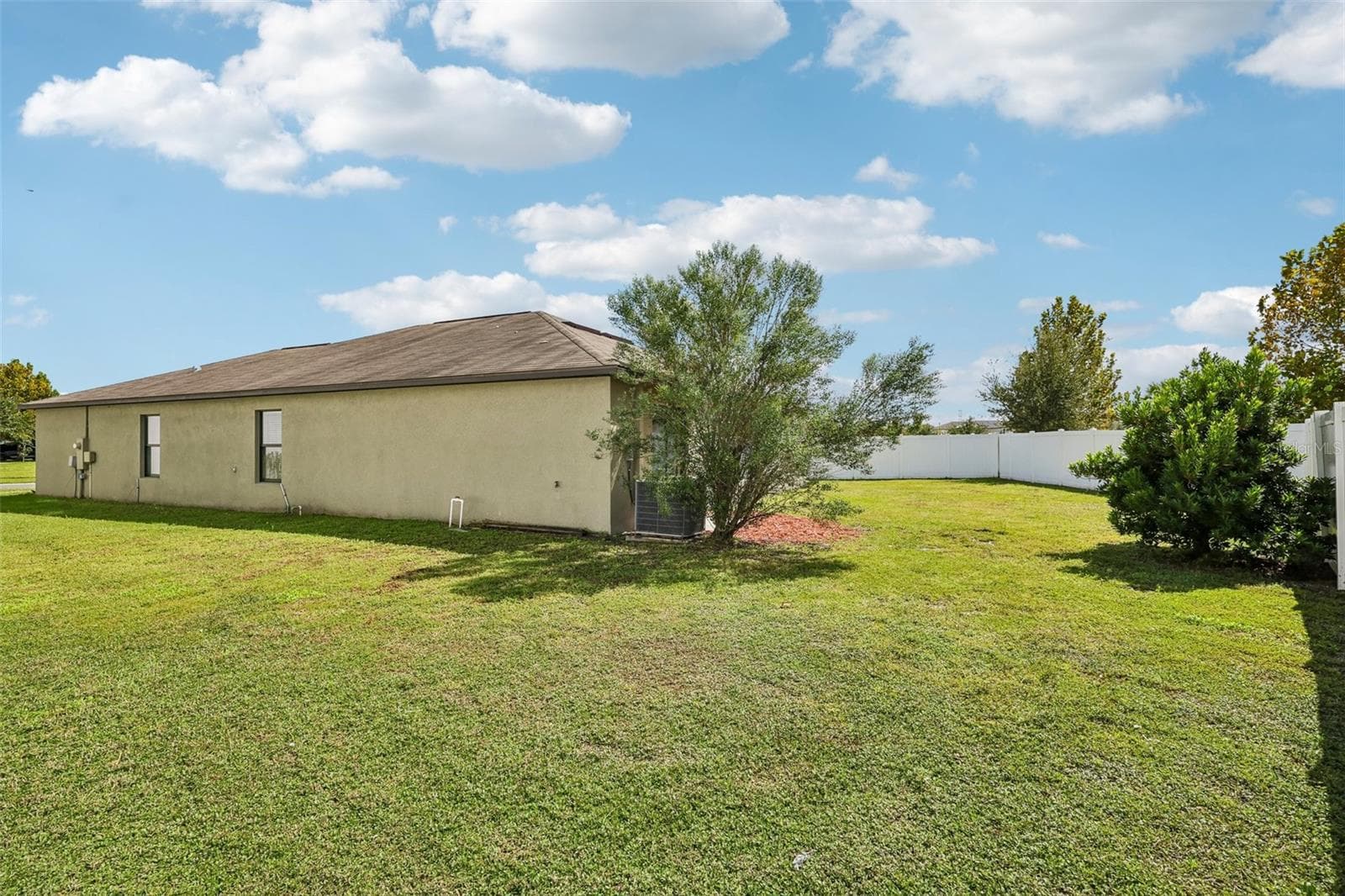 Single Family Residence at 4103 GLOBE THISTLE DR, TAMPA, photo 30 of 42