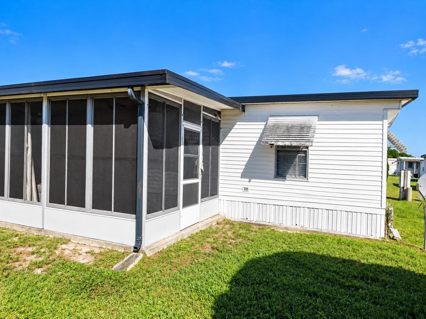 Manufactured Home at 5306 ASTRID DR, ZEPHYRHILLS, photo 5 of 39