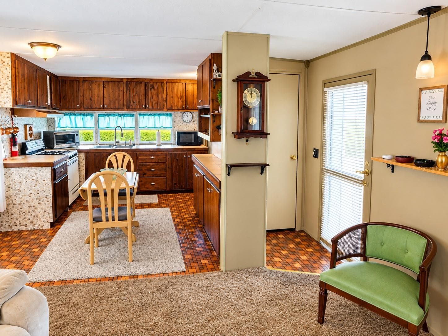 Manufactured Home at 5306 ASTRID DR, ZEPHYRHILLS, photo 6 of 39