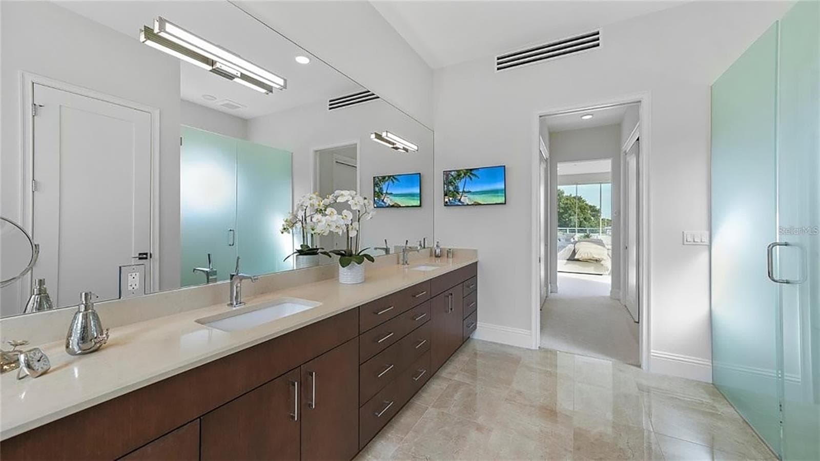 Primary bathroom previously staged - 609 GOLDEN GATE PT #301, SARASOTA